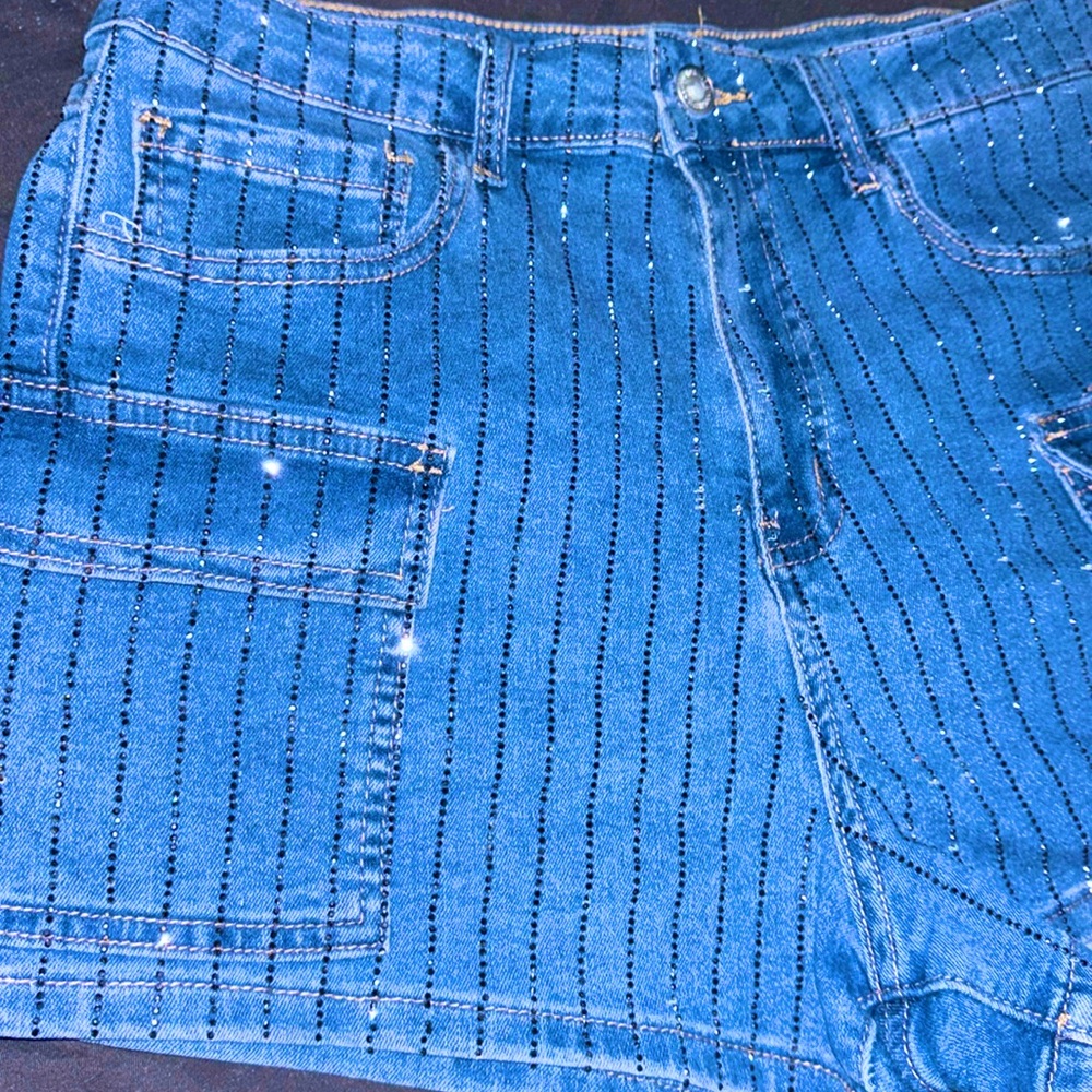 DIAMOND JEAN SHORTS BY FOREVER 21